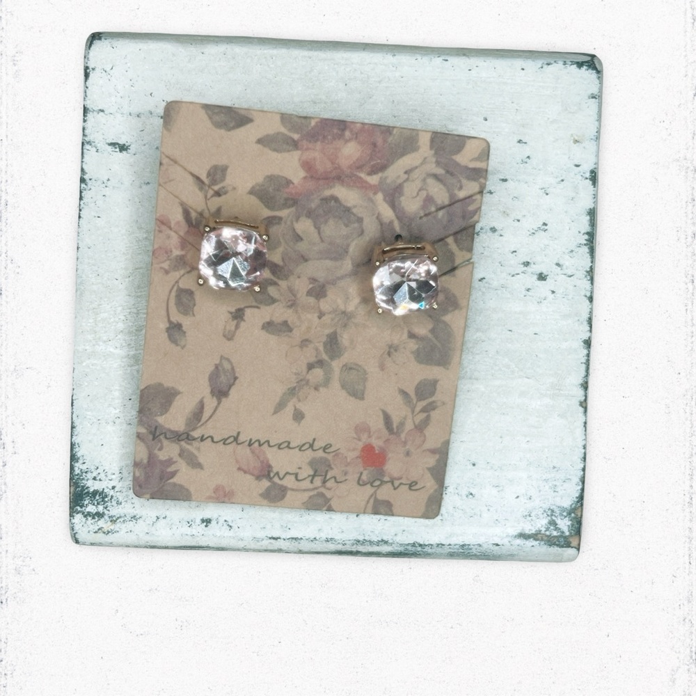 4987u. Blush Pink Glass Stud Earrings